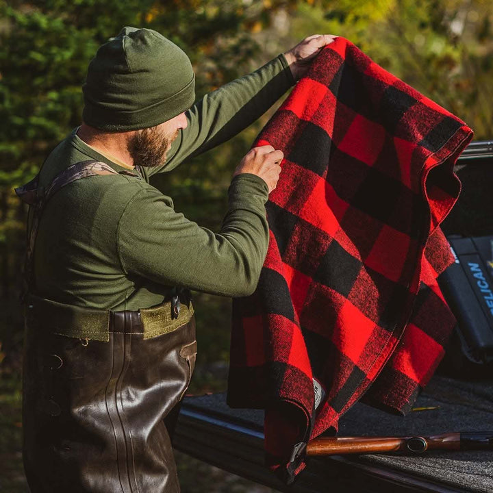 Minus33 Merino Wool Clothing White Mountain Woolen Camp Blanket#color_red-and-black-plaid
